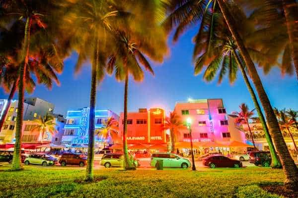 How Long is the Drive From Orlando to Miami? 1 How long is the drive from Orlando to Miami Ocean Drive